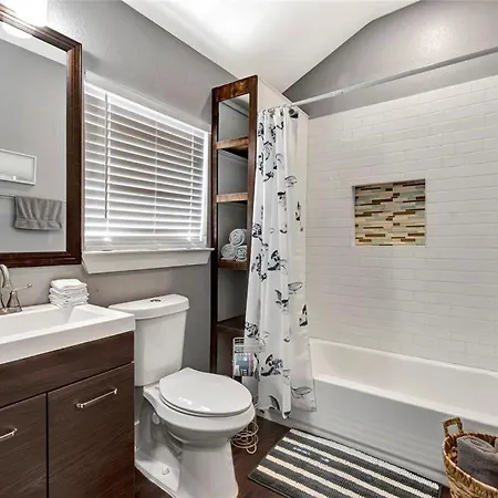 Vibrant Vacation Escape With Fast Wifi And King Bed Close To Downtown Houston! Exterior foto