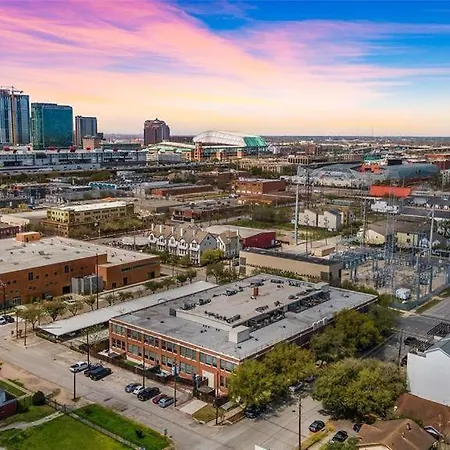 Vibrant Vacation Escape With Fast Wifi And King Bed Close To Downtown Houston! Exterior foto
