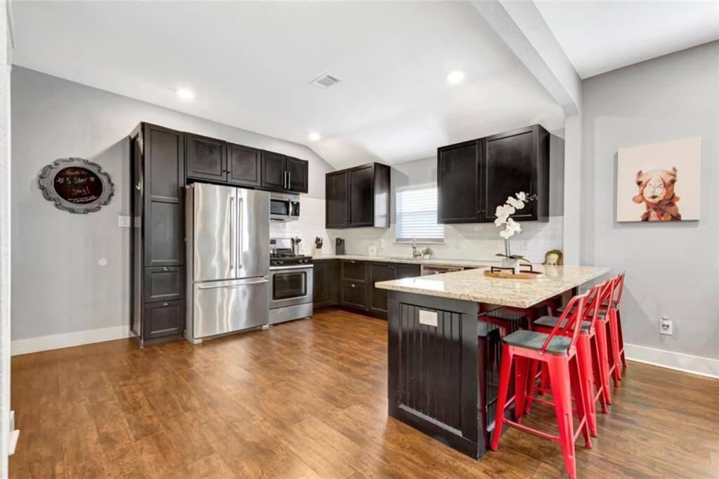 Vibrant Vacation Escape With Fast Wifi And King Bed Close To Downtown Houston! * Houston